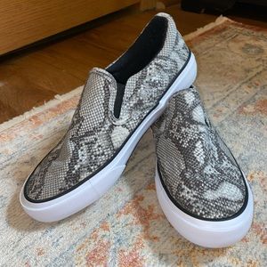 ✨SOLD✨Snake Skin slip ons